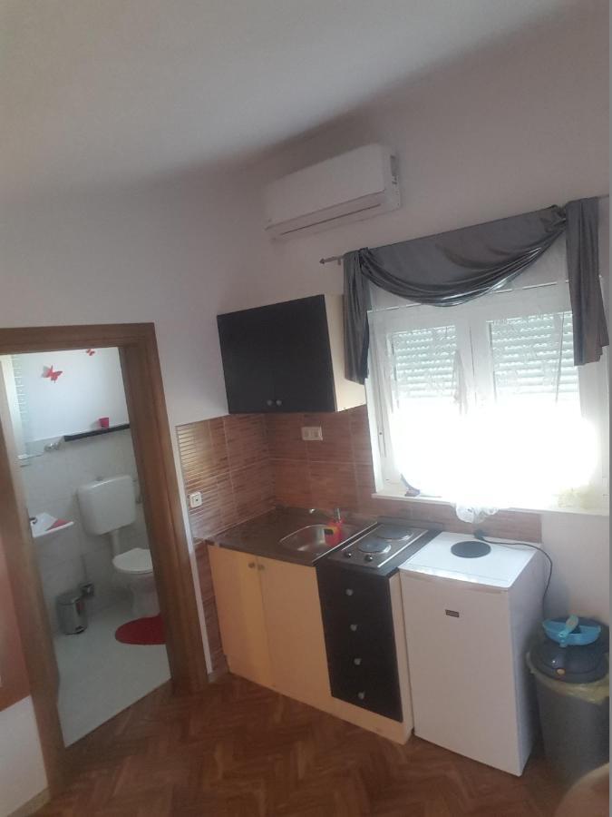 Apartments Megi Biograd Na Moru Exteriör bild